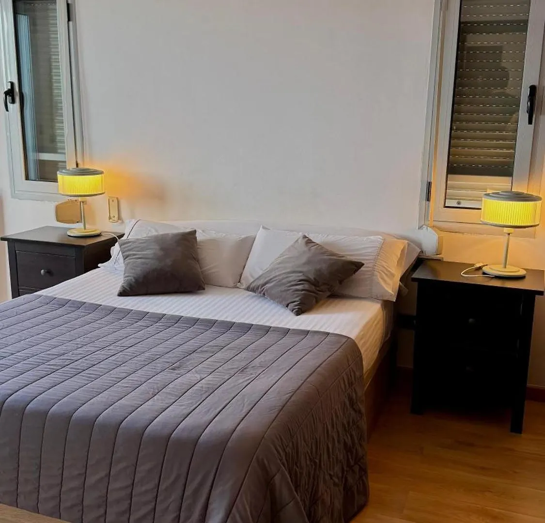 Homestay Red House Bed & Breakfast Llucmajor